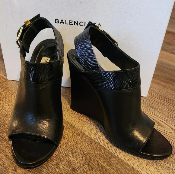 BALENCIAGA Sandals - Picture 1 of 12